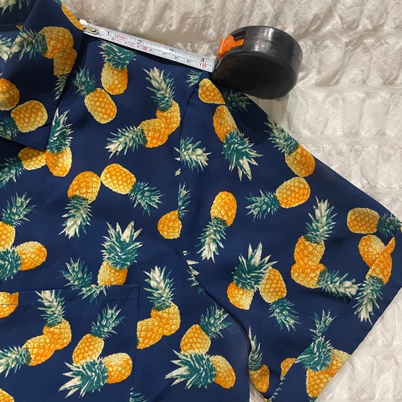 🌟Lily White 🍍Tie Front Pineapple Print Short Sleeve Button Down Shirt Size L - Picture 10 of 11